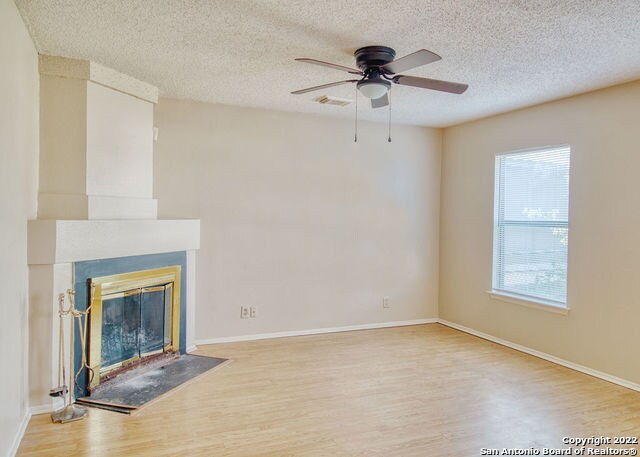 Foto del edificio - 6823 Columbia Ridge Dr