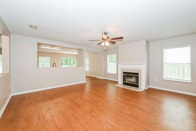 Foto del edificio - 1071 Collinswood Dr W