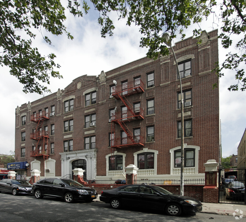 Foto principal - 1651 Carroll St