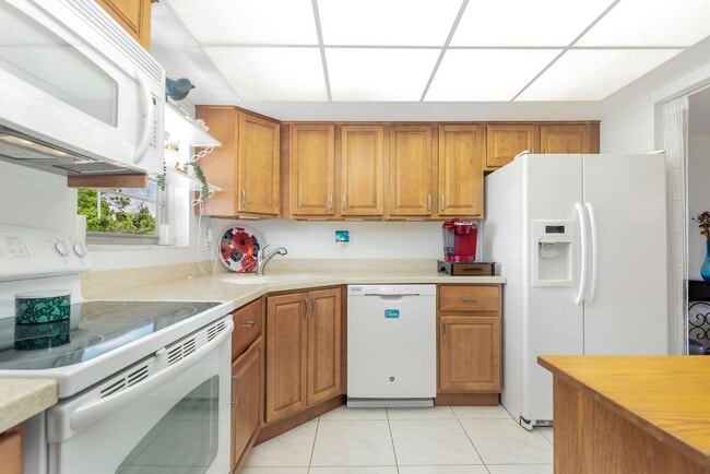 Building Photo - 18081 SE Country Club Dr