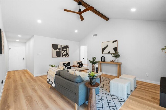 Building Photo - 4605 Beaver Creek Dr