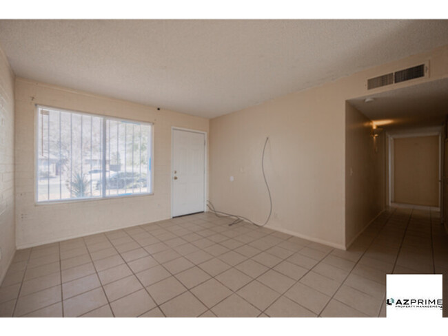 Foto del edificio - $700 OFF FIRST MONTH'S RENT MOVE IN SPECIA...