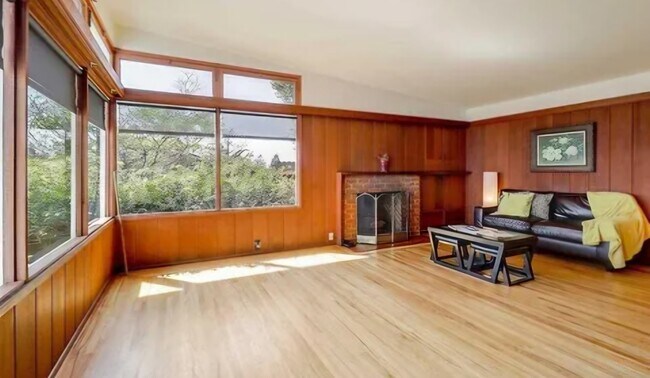 Foto del edificio - 1069 Sterling Ave