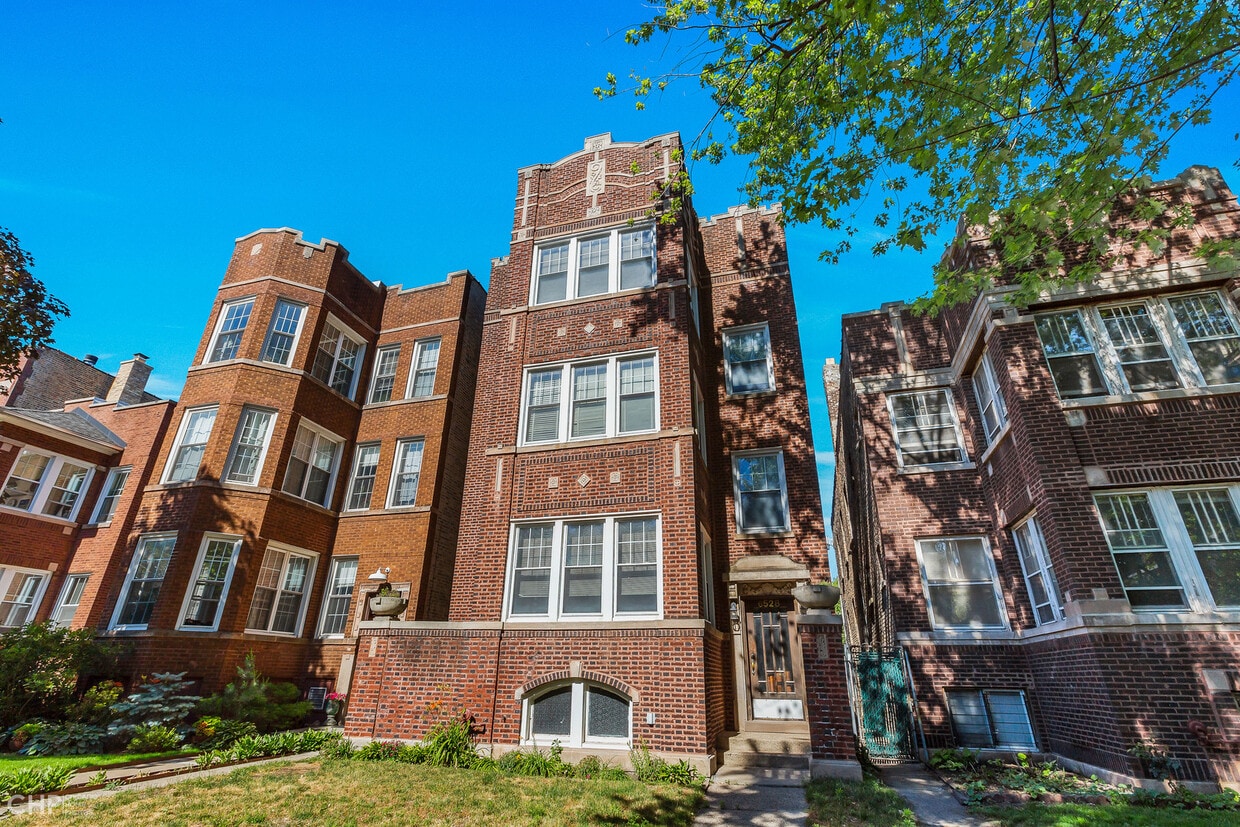 Primary Photo - 6528 N Bosworth Ave