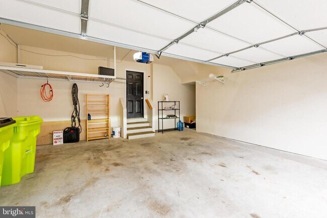 Foto del edificio - 3385 Beechcliff Dr