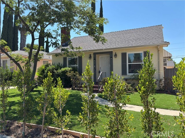 Foto principal - 5071 Enfield Ave