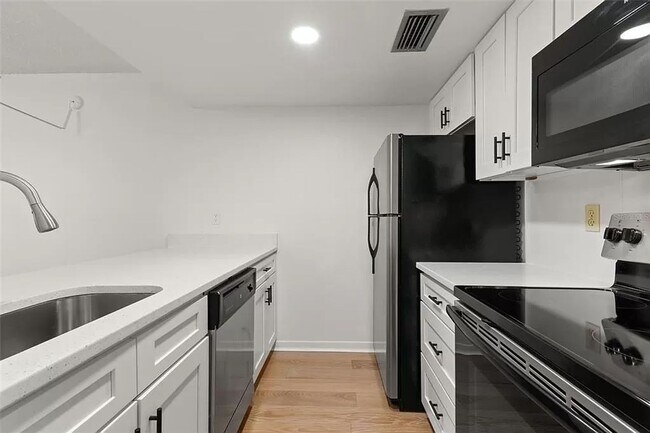 Foto del edificio - Welcome to Belleair Bluffs!!!!