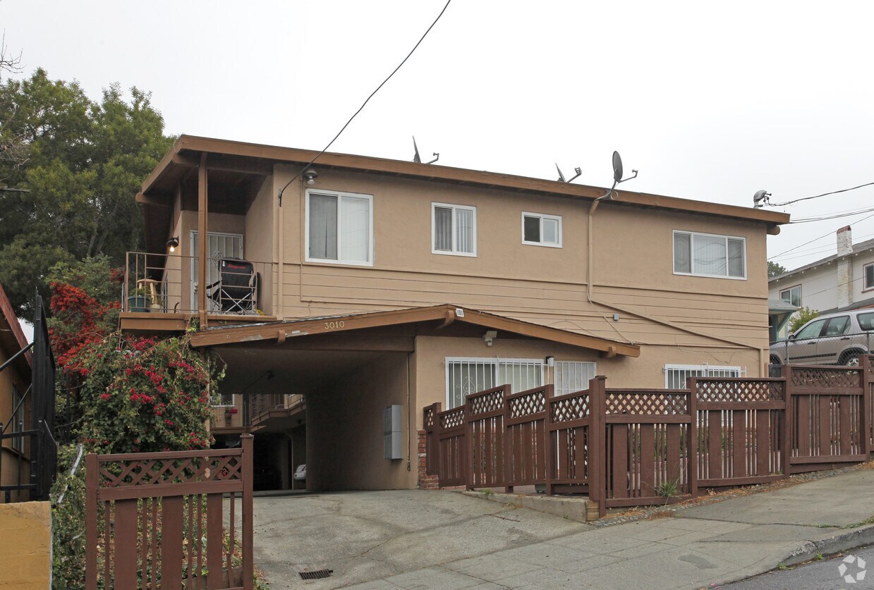 Primary Photo - 3010 Bona St