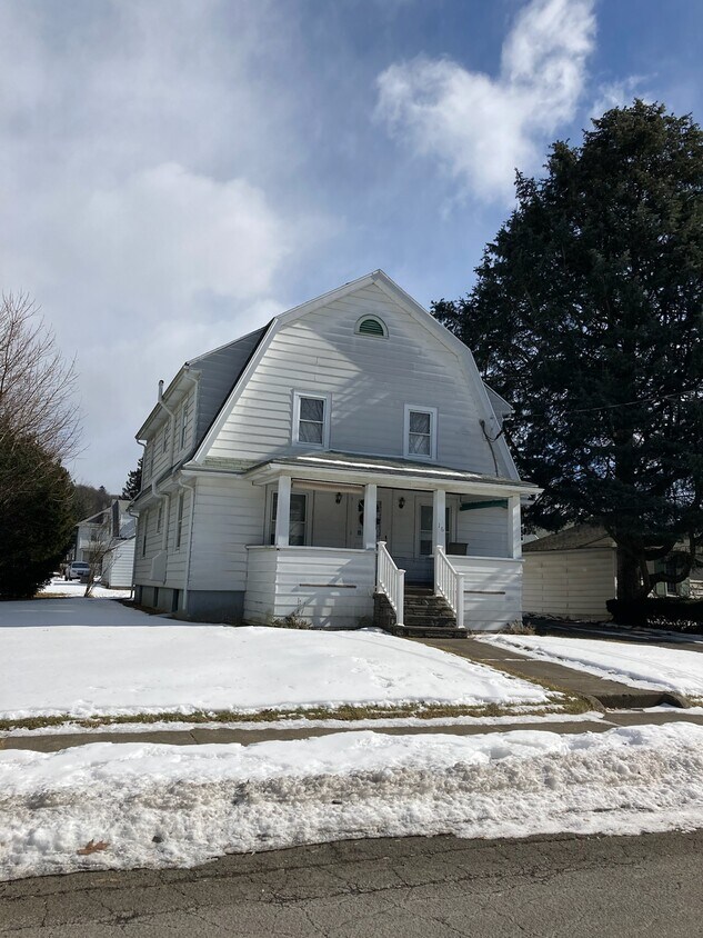 Primary Photo - 16 Spruce St