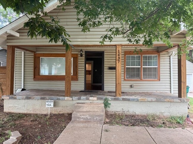 Building Photo - 1437 NE 33rd St