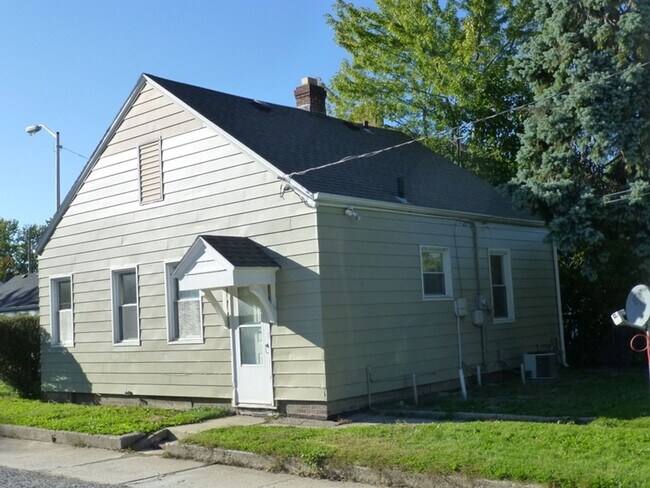 Foto del edificio - 4331 Lafayette St - Two Bedroom One Story ...