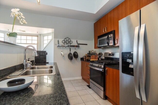 Building Photo - 4545 S Drexel Blvd