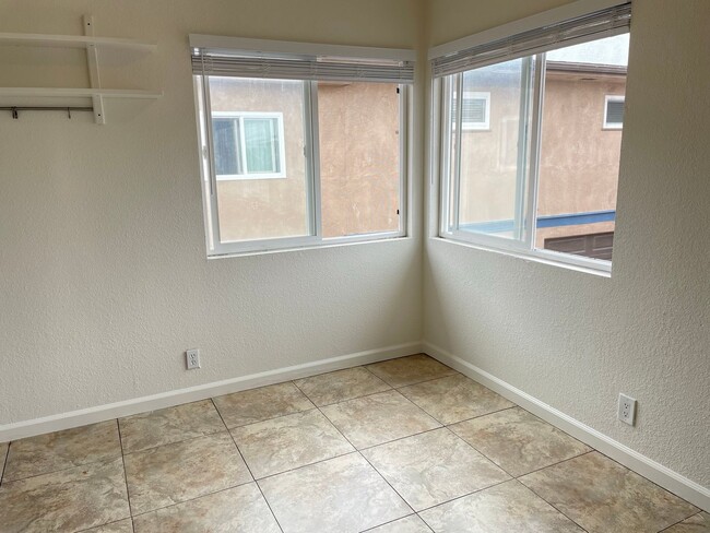 Building Photo - LOCATION LOCATION LOCATION!!! Oceanside Be...