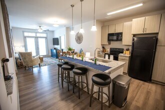 Building Photo - Berkmar Landing