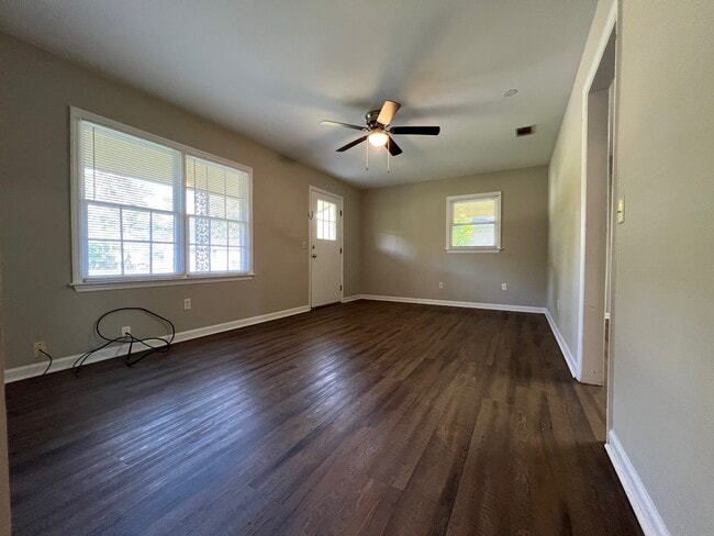 Foto del edificio - 122 Anthony St