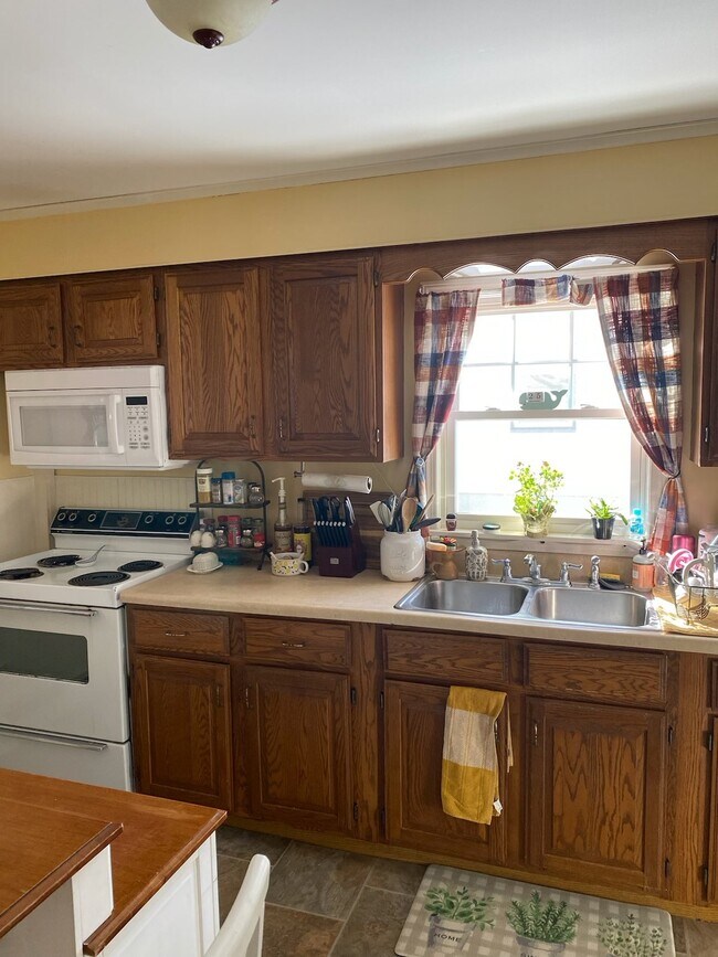 Foto del edificio - 11 Poulin St