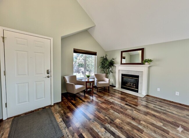 Building Photo - Spacious SW Tigard Retreat with Entertainer’s Backyard & Modern Chef’s Kitchen