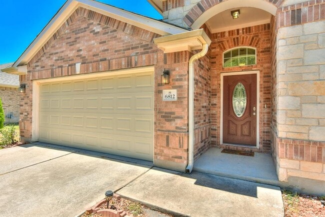 Building Photo - 6812 Tulloch Way