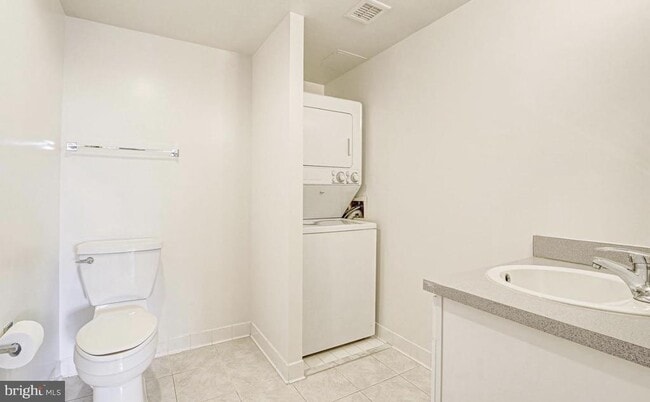 Building Photo - 7111 Woodmont Ave