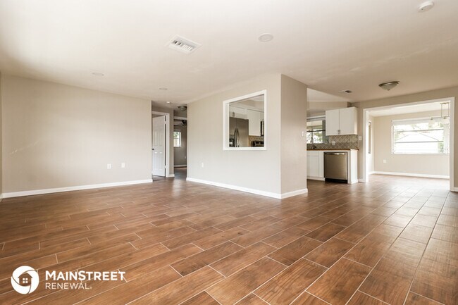 Building Photo - 3122 Primrose Dr