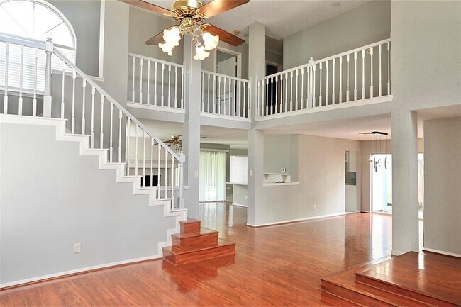 Foto del edificio - 3114 Hollow Creek Ct