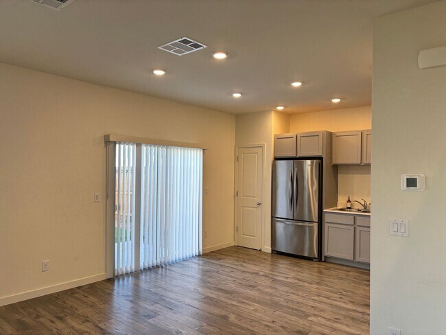 Foto del edificio - ONLY $2,625 PER MONTH FOR THIS BEAUTIFUL 4...