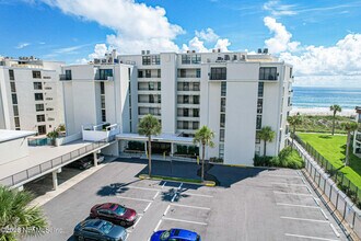 Building Photo - 2200 Ocean Dr S