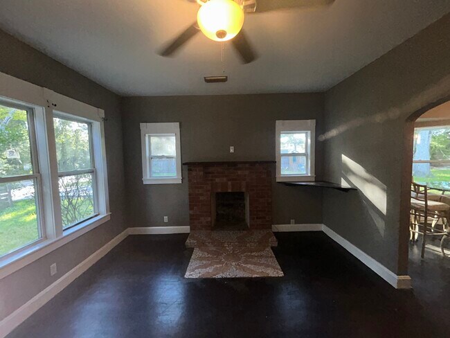 Foto del edificio - 115 E Lattin St