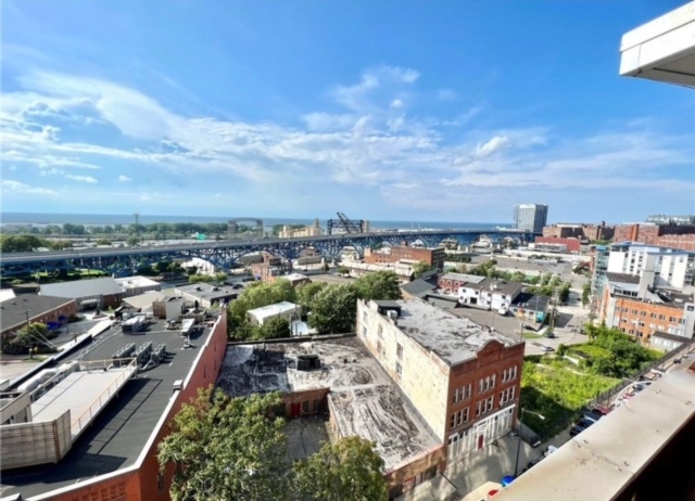 Foto del edificio - 2222 Detroit Ave