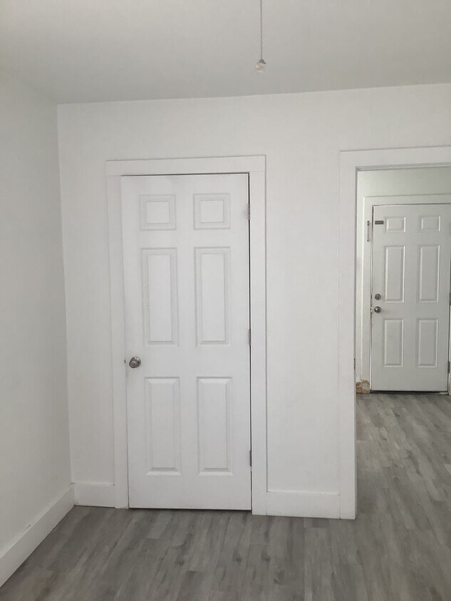 Foto del edificio - One bedroom one bathroom