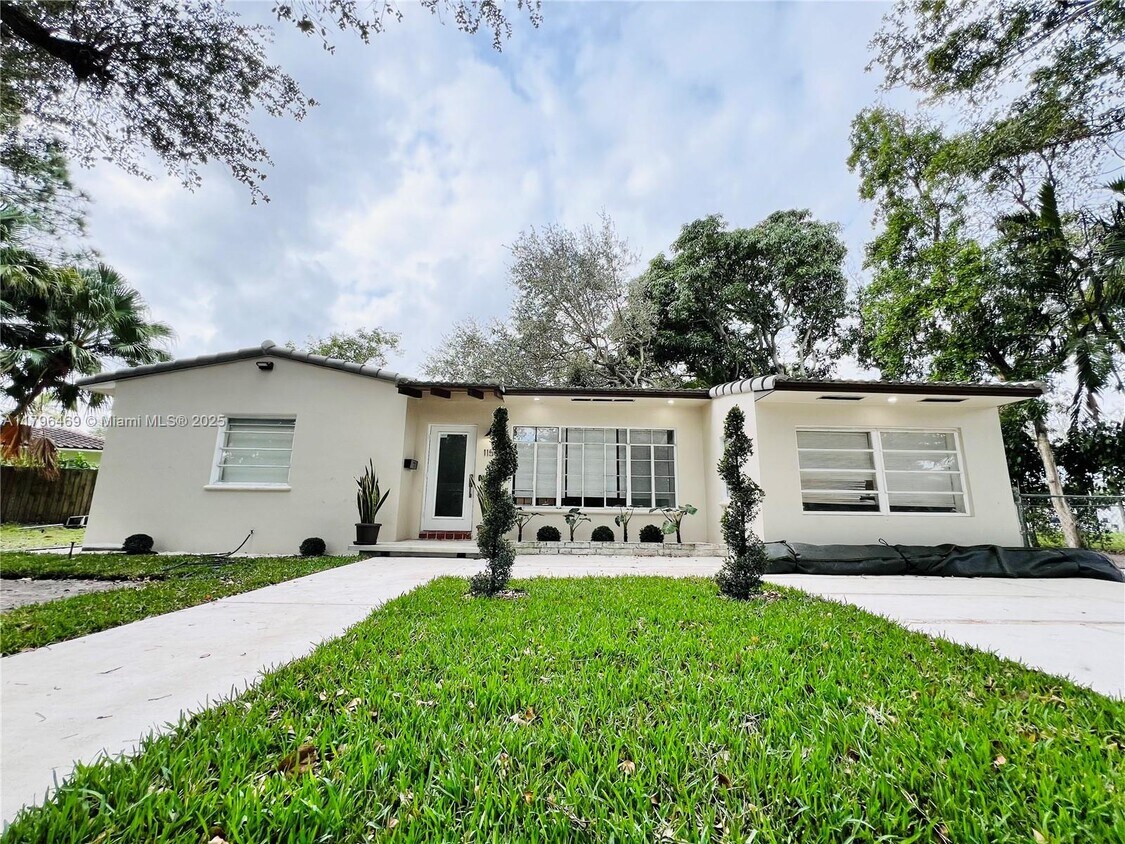Primary Photo - 11504 NE 11th Pl