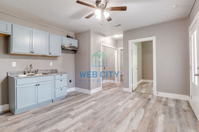 Foto del edificio - 3841 Holmes St