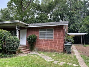 Building Photo - 1912 Nannette Dr