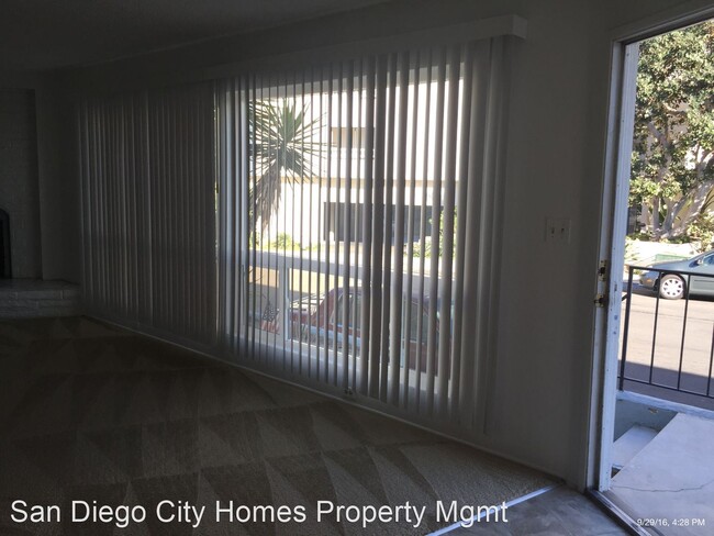 Building Photo - 3980 Crown Point Dr