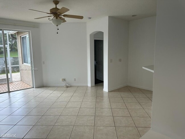 Building Photo - 3 br, 2 bath House - 400 Conservation Dr