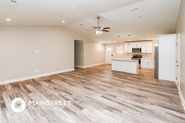 Building Photo - 848 Silver Fox Dr