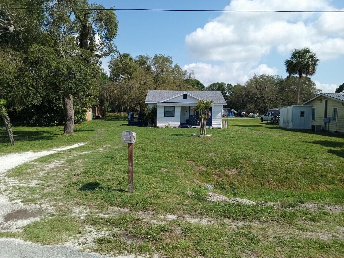 Primary Photo - 1104 SW 11th St