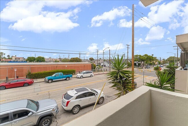 Foto del edificio - 604 W G St