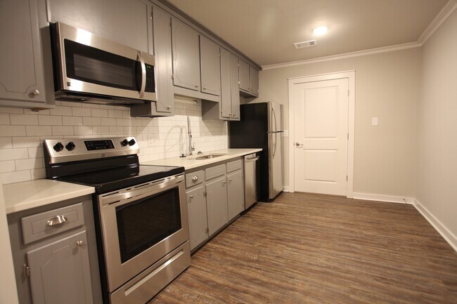 Foto del edificio - Beautiful Property Close To Campus Availab...