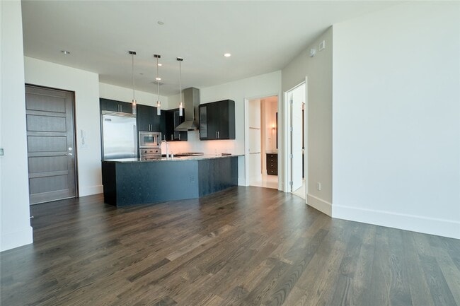 Building Photo - 1301 Throckmorton St