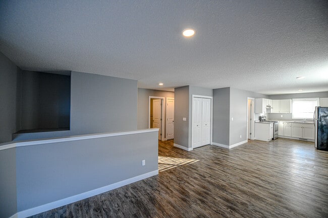 Building Photo - 9519A-95113 113 Ave