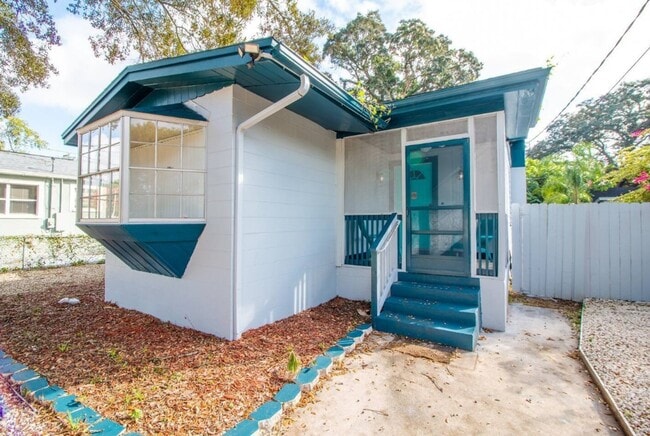 Photo - 1815 Larkin Ave House