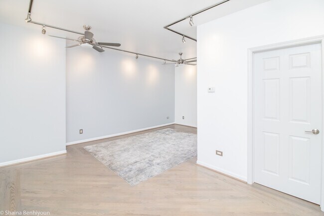 Foto del edificio - 841 W 33rd St