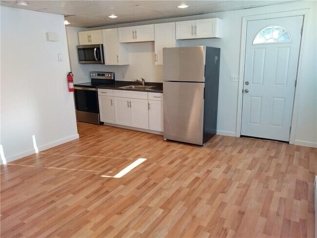 Building Photo - 53 St Germaine Ct