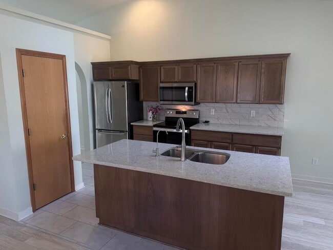 Building Photo - Updated Single Level Home in Highly Sought Sexton Mountain Neighborhood