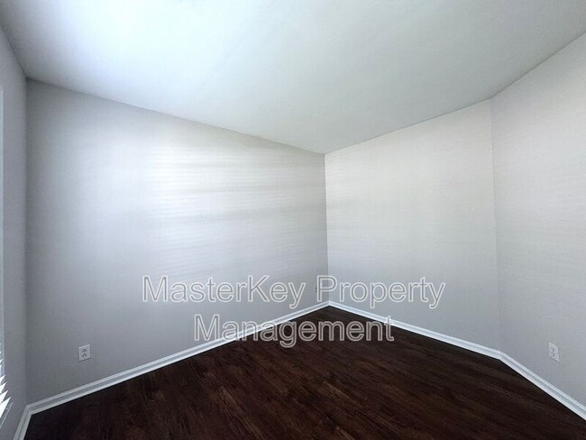 Foto del edificio - 204 Straywhite Ave