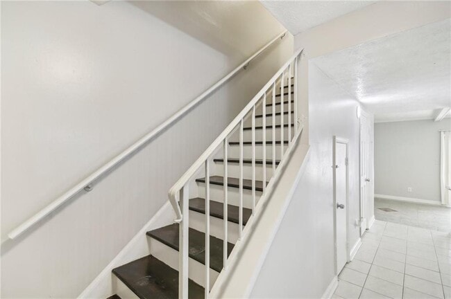 Building Photo - 6429 Woodstone Way