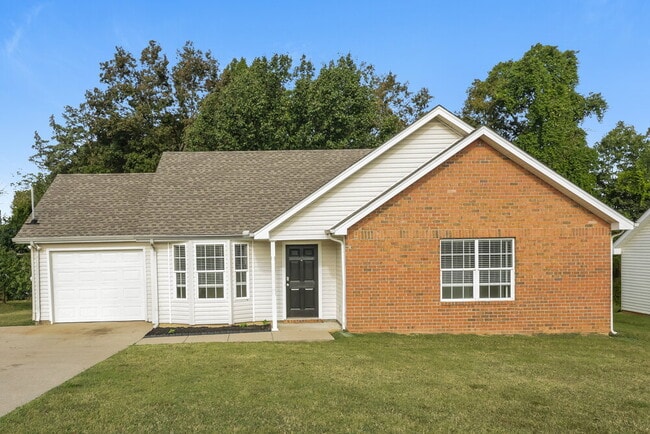 Building Photo - 1318 Lyndsey Ridge Dr