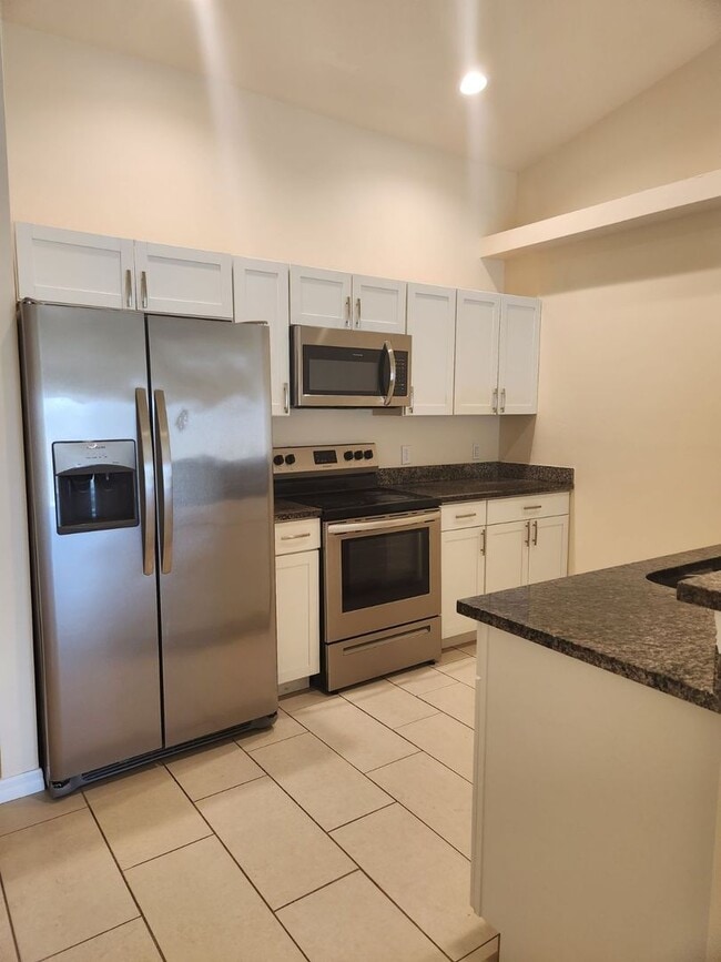 Foto del edificio - Duplex for rent