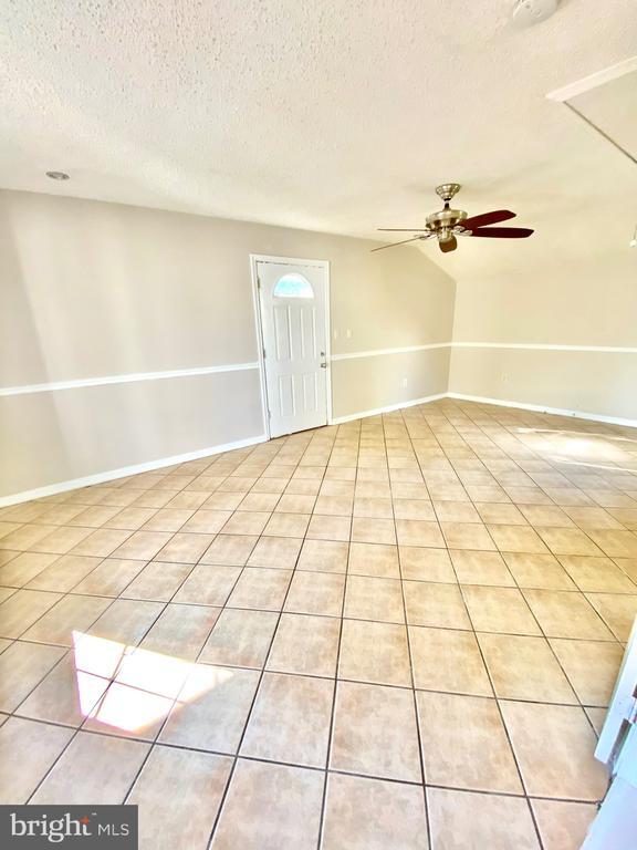 Building Photo - 46 Beaverdale Ln